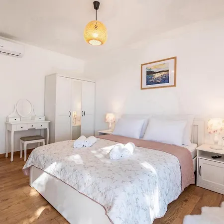 Mara Holiday home Sibenik